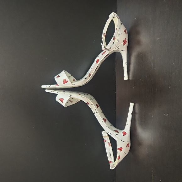 Aldo White Heart Sandals Eye Heels Pumps Strapy Ankle Womens Size 8.5 - Picture 6 of 8